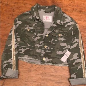 Justice camo style cropped jacket